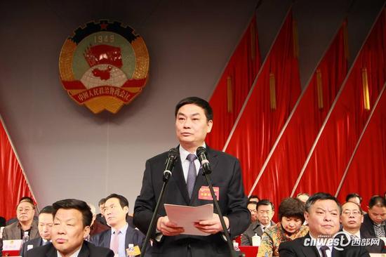會(huì)議選舉陳勇為政協(xié)第三屆安康市委員會(huì)主席。