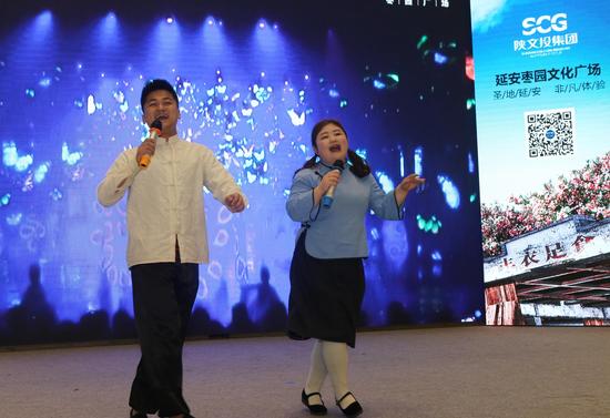 延安1938文化街区演员现场表演