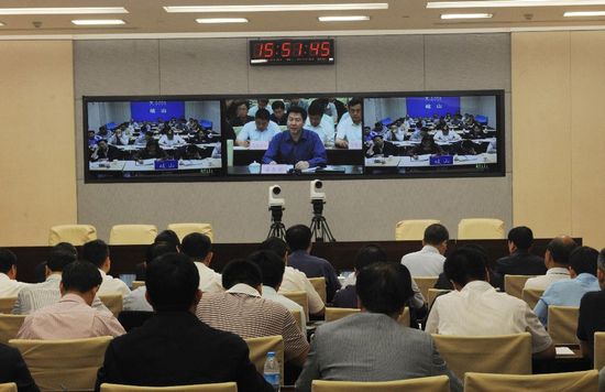 省政府召開2016年全省普通高校招生考試安全工作電視電話會(huì)議。