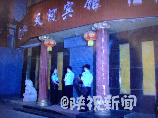 敲门时被嫌“太吵” 男子遭三人持棍暴打