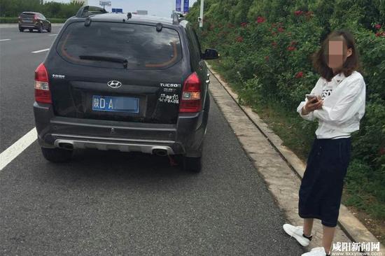 高速路上夫妻吵架 交警妥善調(diào)解矛盾