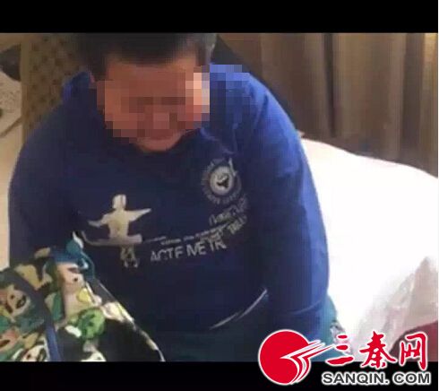被找到后男孩哭了起來