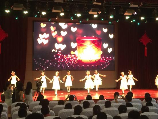 西安高新第一学校学生表演节目