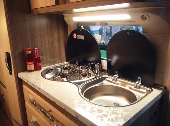 现代化交通工具给重走丝路一次高逼格的机会