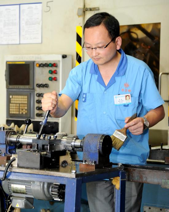 工匠曹晶:身怀绝技铸就工匠的荣耀