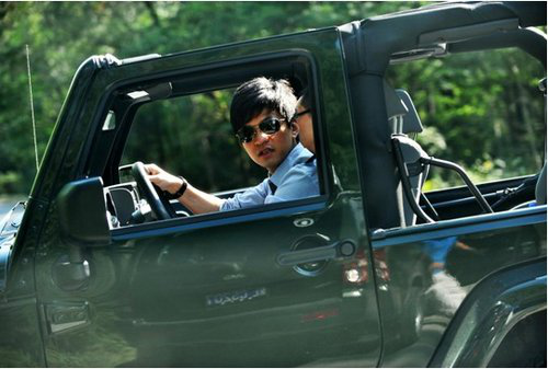 大明星的车库中总少不了一台牧马人_西安汽车