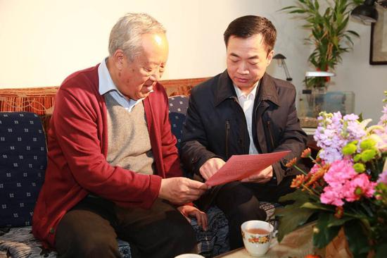 看望徐德民院士