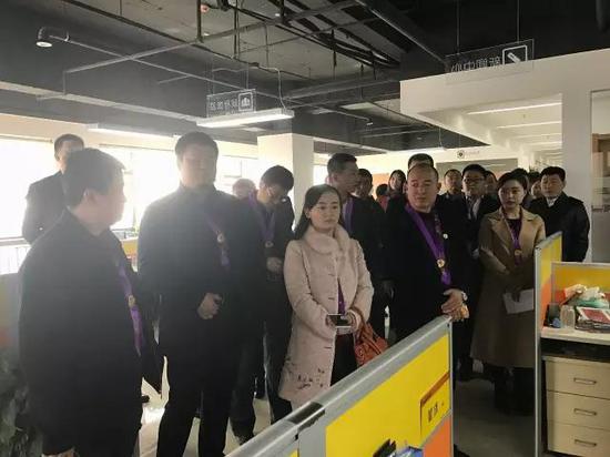 参观办公区域
