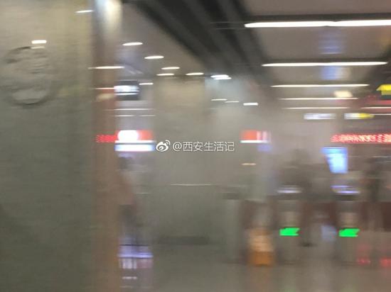 地鐵2號線永寧門站突發煙霧