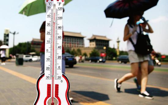 西安高温警报升级 室外实测地表温度46℃
