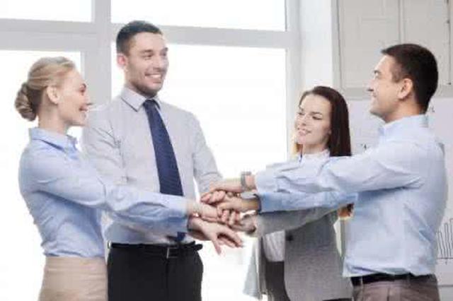 陕西出台7项措施吸纳外籍人才 满足条件可永久居留