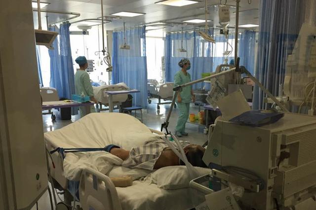 西汉高速秦岭隧道车祸追踪：13人医院接受救治