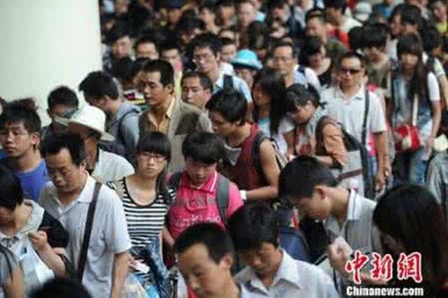 铁路迎来学生返校高峰 西安至北上广车票基本售罄