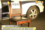 西安南關(guān)正街 遠(yuǎn)光燈濫用易釀事故 民警深夜查處