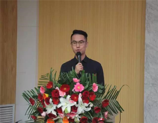学生代表 殷大惟