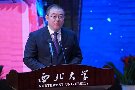 签约仪式由西北大学副校长常江主持