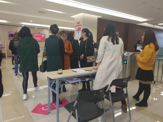 西咸人才市场专场招聘会成功举办_咸阳频道