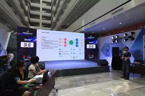第六届中国创新创业大赛(陕西赛区)互联网及移动互联网行业复赛现场选手进行路演