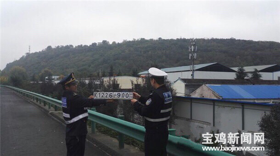 宝鸡交警:筑牢冬季交通安全防护墙_宝鸡频道