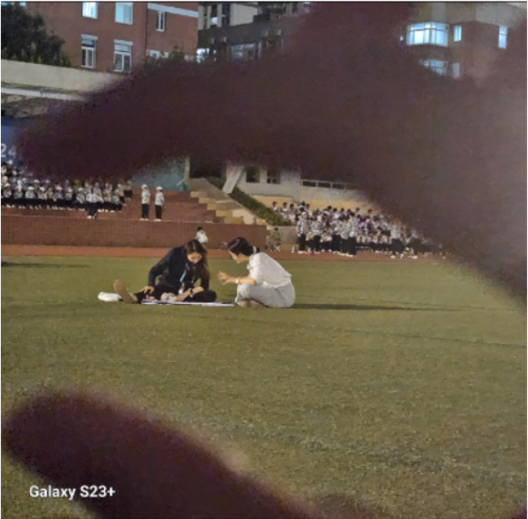 学生镜头下的暴睿