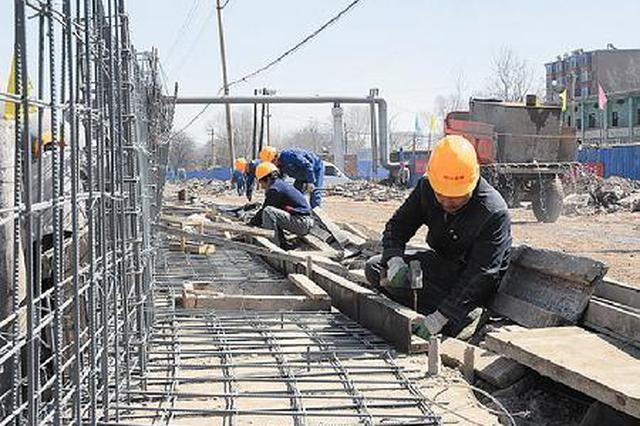西安报恩寺街道路改造施工 过往车辆提前绕行