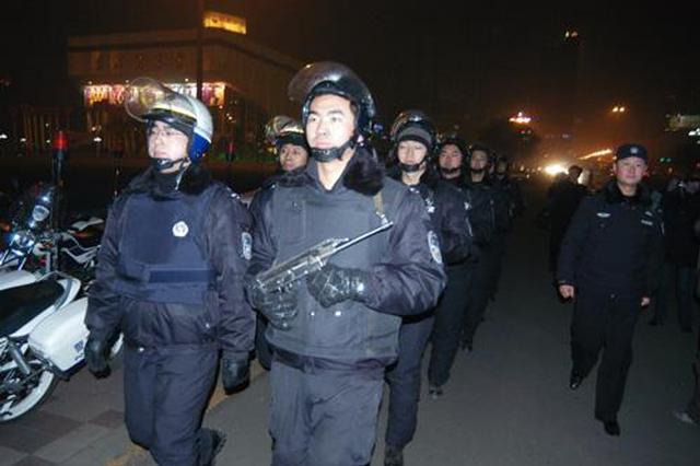 未央200警力夜查 网吧未实名登记被责令停业