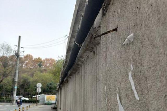 西安街头“暗器”频频伤人 市民维权要拍照留证