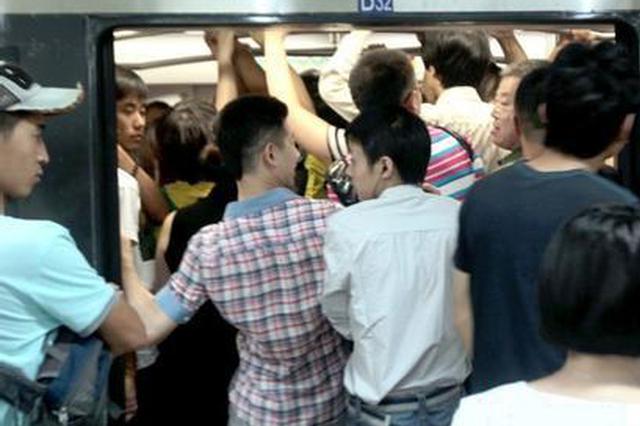 因一句话动起手 女子左眼视力从1.0直降至0.1