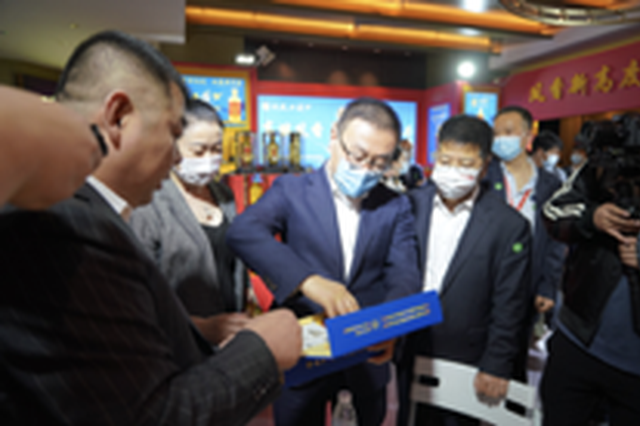 鳳鳴蓉城 來春糖感受西鳳酒的“紅”