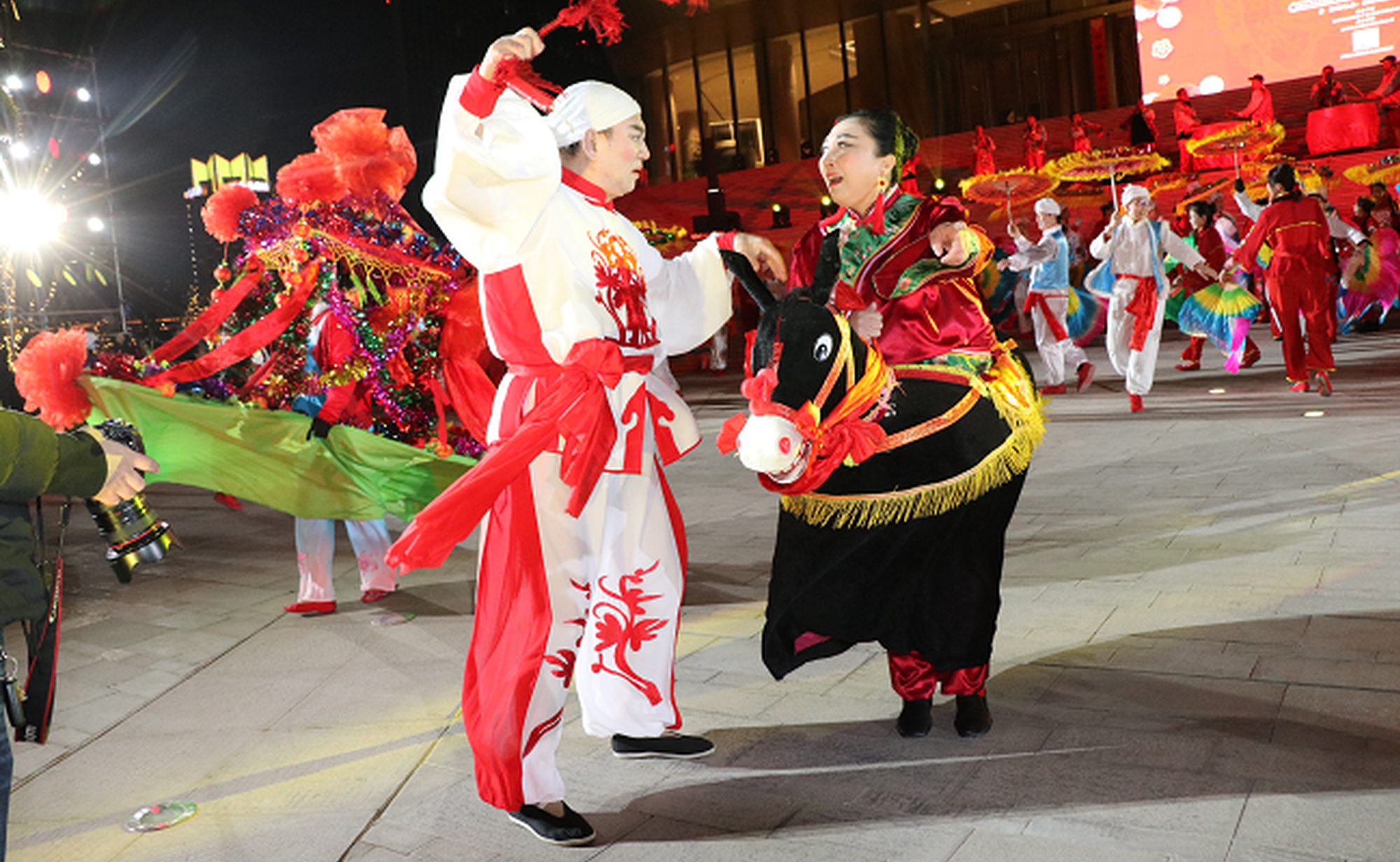 鬧元宵 “牛”秧歌