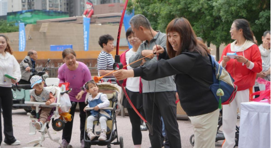 5月29日，西安雁塔区明德门社区居民踊跃参与社区运动会
