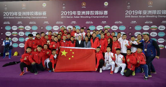 2019年亚洲摔跤锦标赛昨日在古都西安圆满收官 中国队