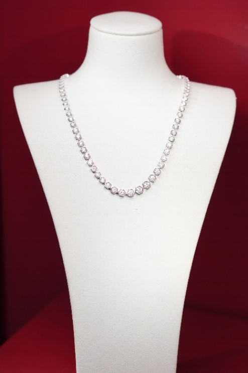 图： 周大福玲珑系列项链