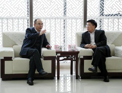 榆能集团董事长_榆能集团董事长李诚