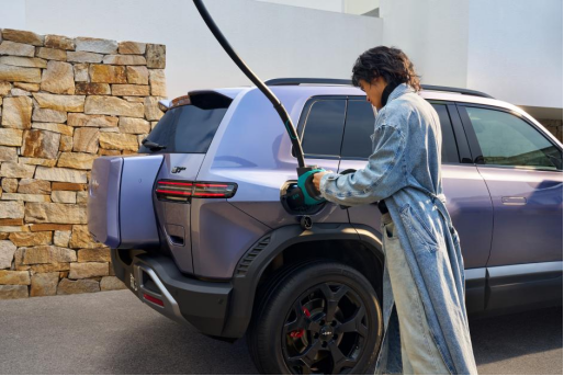 【新闻稿】最值得买的A级纯电精品车 方程豹钛3闪充版上市15万起371