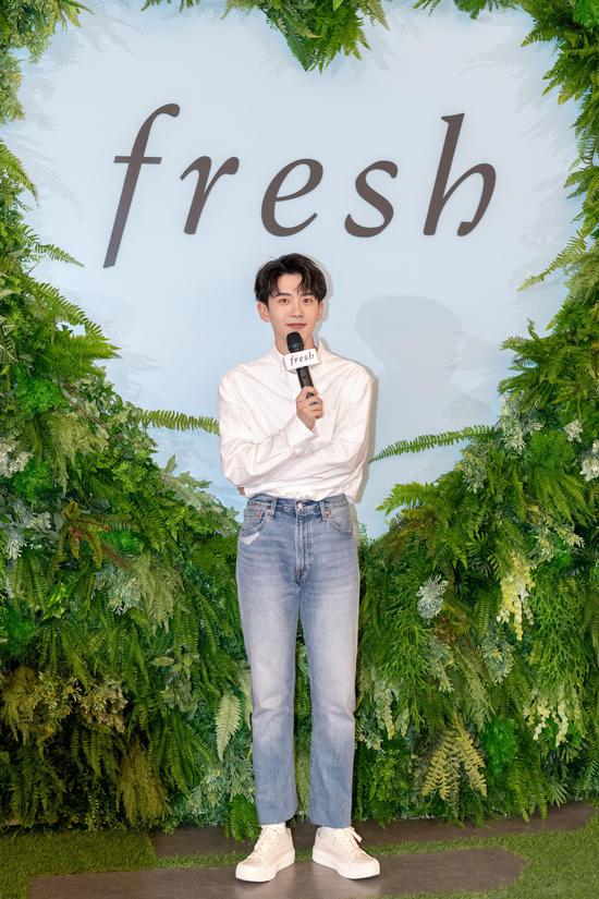 fresh馥蕾诗品牌挚友费启鸣现场与粉丝分享夏日护肤心得