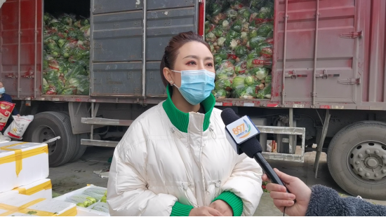 媒体采访爱心志愿者