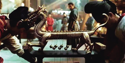 劇中出現(xiàn)的 “火鬧鐘”