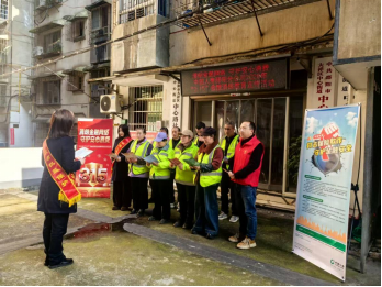 中国人寿湖南省分公司环卫工人消保宣传活动现场