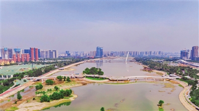 　　天华岛人行桥建成通行