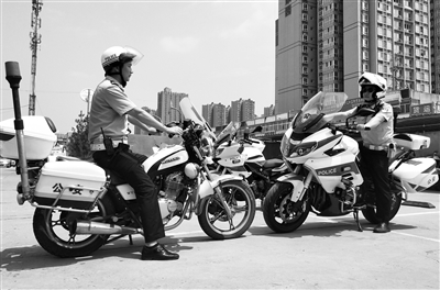 两款比较经典的警用摩托款式