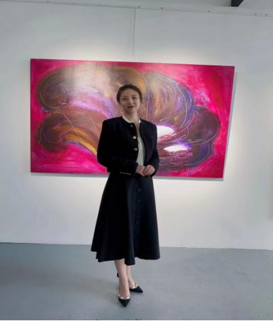 常乐:2014届毕业生,就职于法国高仕画廊GAO’S GALLERY,FRANCE,担任Gao’s Gallery总部CEO。