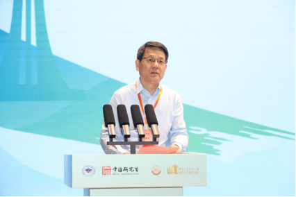 王快社代表西安建筑科技大学致欢迎辞