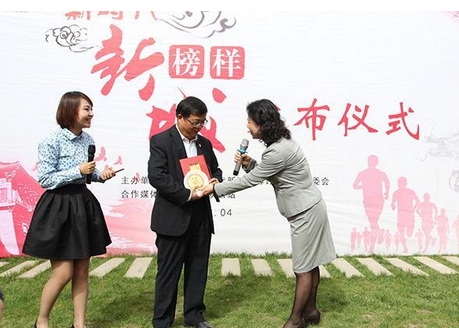 38年如一日,被工友戏称为爱较真的“愚蠢”施工员的李六义