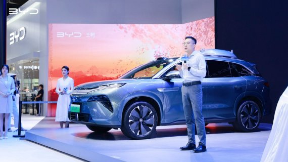 EM1A2094-opq3611546782