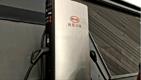 比亚迪一季度出口 21.4 万辆,登顶 7 国销冠!中国车企改写全球汽车格局1179