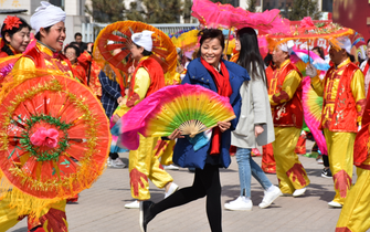 延安過大年“體驗?zāi)晡?、穿越延安? /></a></dt>
				<dd><a href=