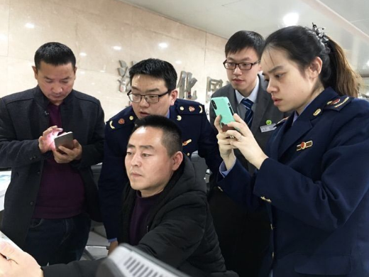 西安市工商局经开分局发出全市首张通过支付宝