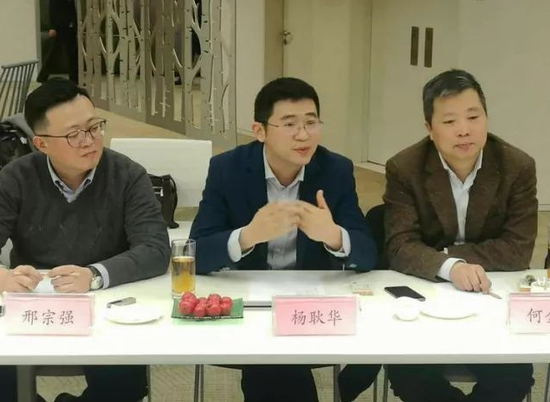 科迈化工老总_大黄蜂科迈罗