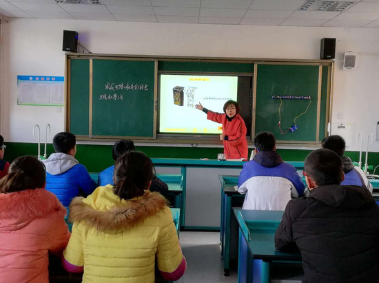 咸阳师院附中与旬邑郑家中学、太村中学开展课